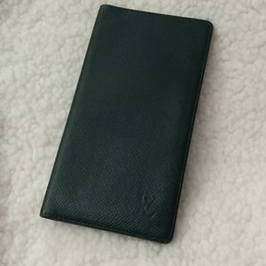 Authentic Louis Vuitton Taiga Porto wallet